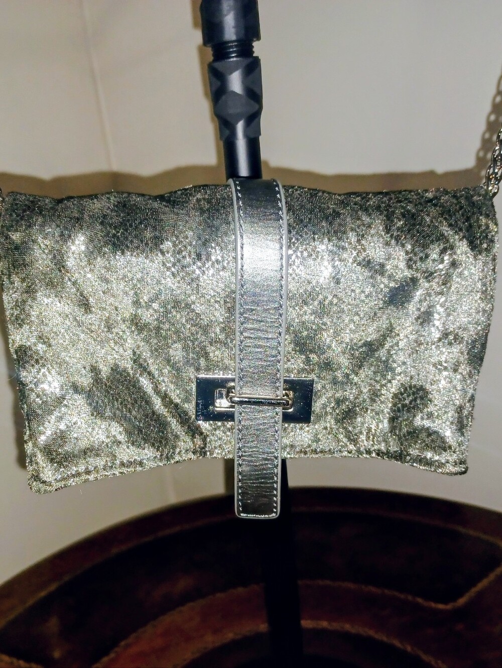 Metallic Silver Crossbody Clutch with Chain Strap - Picture 3 of 8